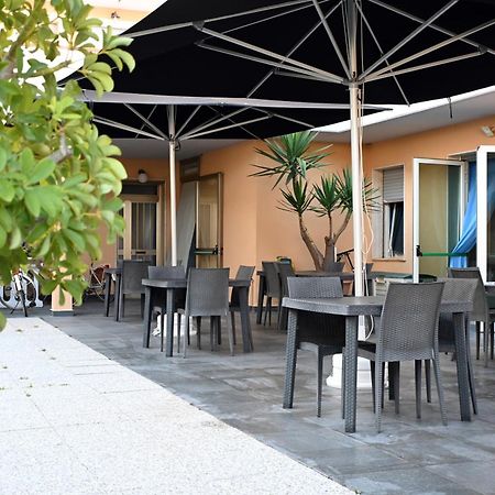 Hotel Paradiso Verde Marina Di Bibbona Exterior foto